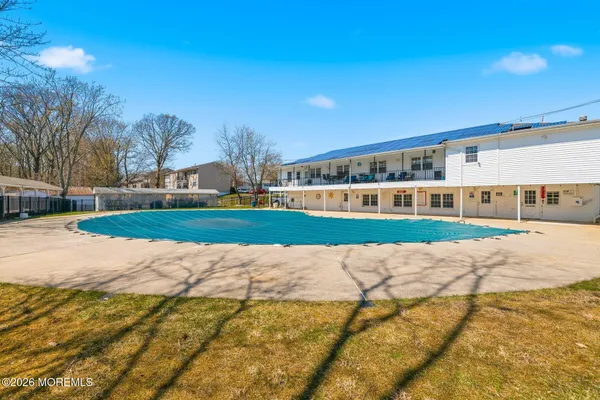 $359,000 | 52 Galewood Drive, Unit 637, Matawan, NJ 07747