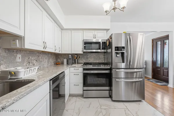 $359,000 | 52 Galewood Drive, Unit 637, Matawan, NJ 07747