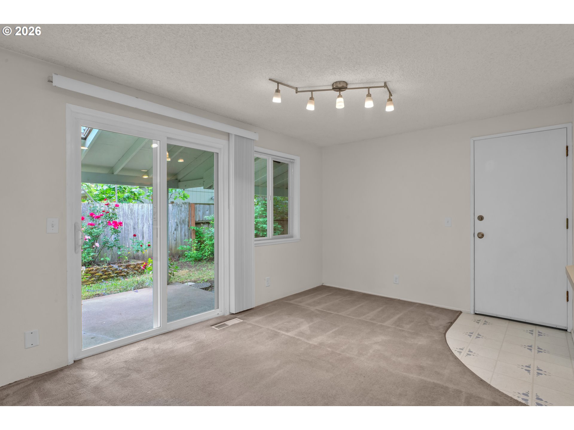 4017 Dillard Road Eugene, OR 97405 - Photo 8 of 37