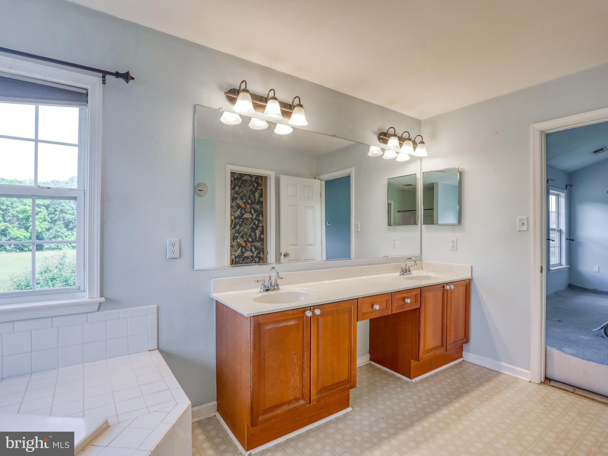 2812 Hunting Ridge Road Winchester, VA 22603 - Photo 29 of 56 Upper level ensuite