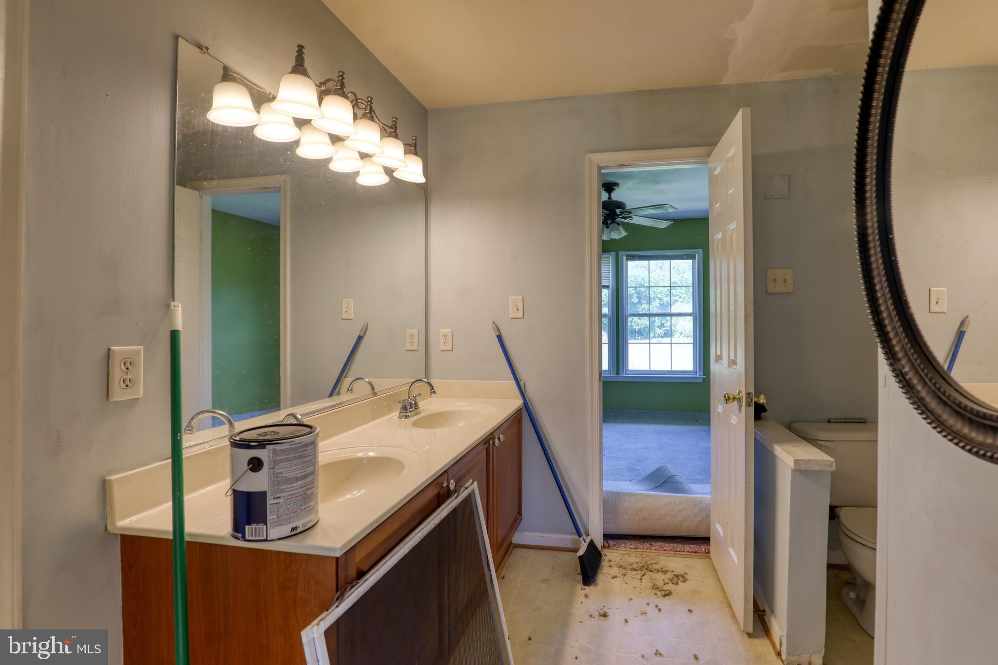 2812 Hunting Ridge Road Winchester, VA 22603 - Photo 33 of 56 Jack and Jill bathroom