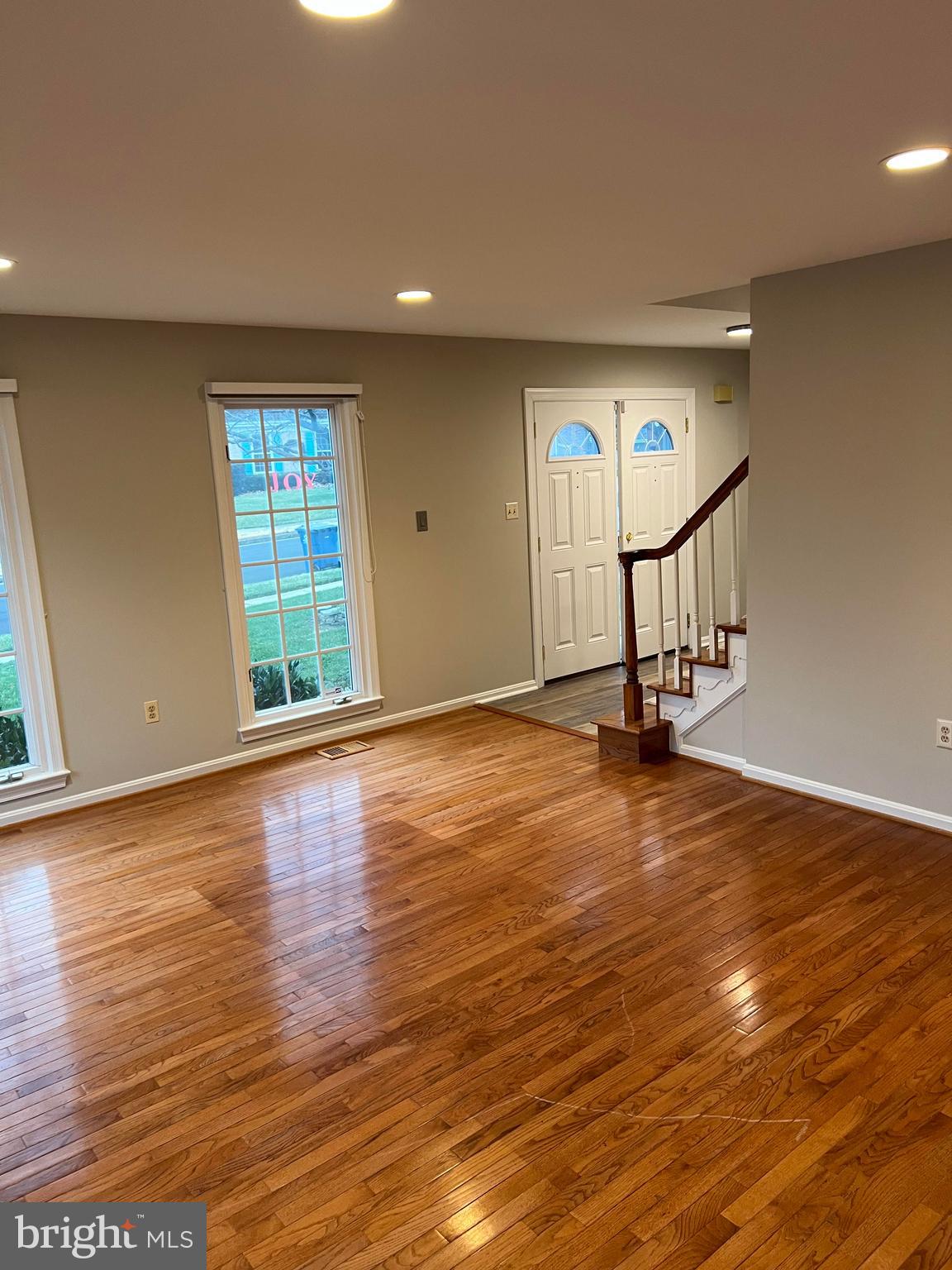 8720 Evangel Drive Springfield, VA 22153 - Photo 52 of 77 Foyer