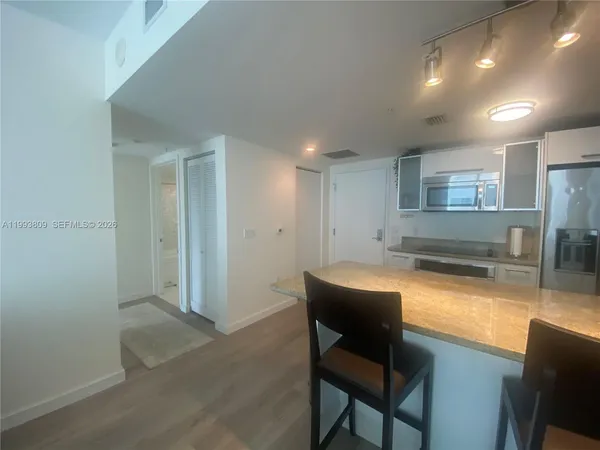 $2,800 | Latitude on the River, Miami, FL 33130