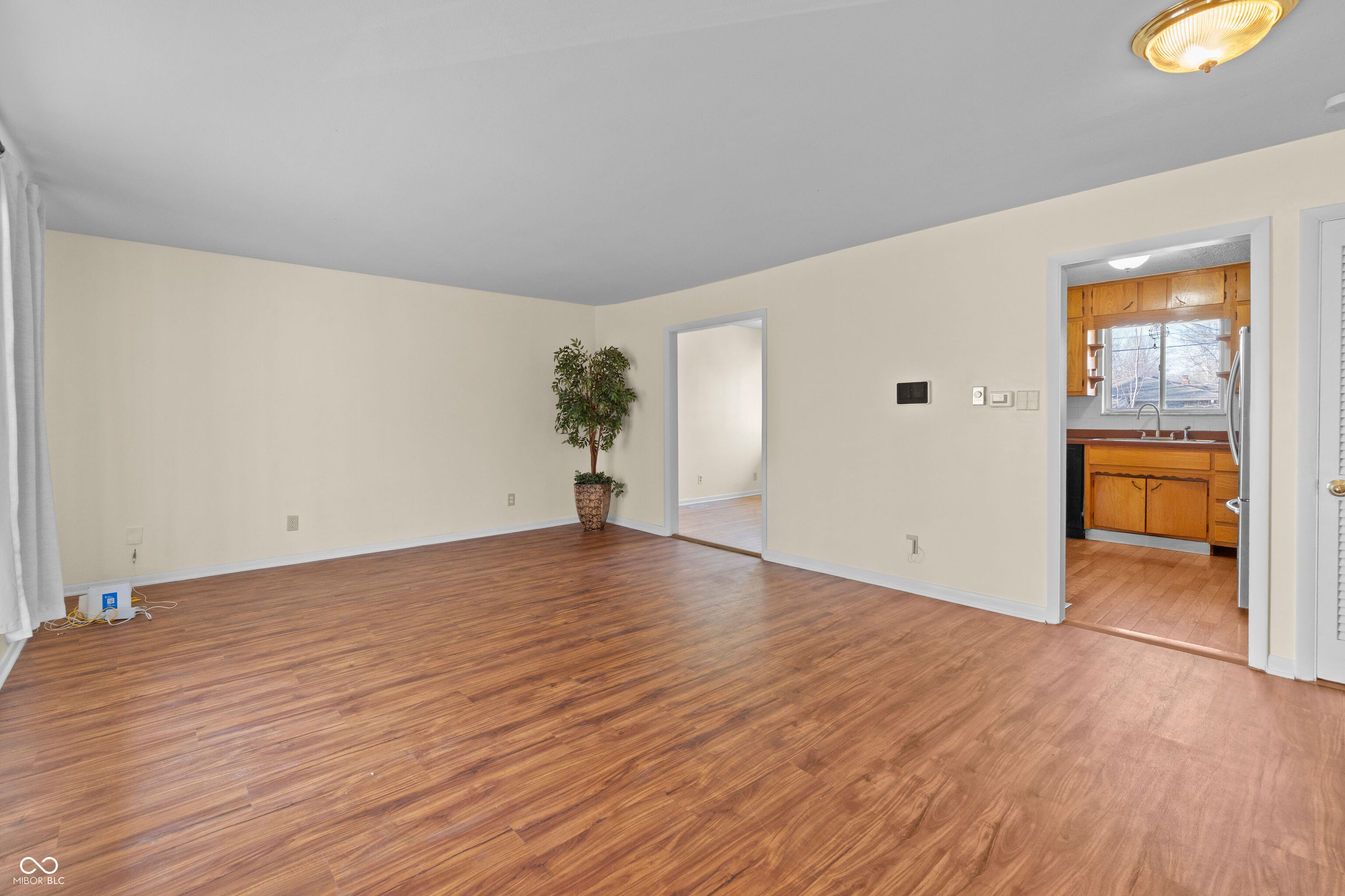 406 Griffin Road Indianapolis, IN 46227 - Photo 6 of 24 Gallery Image 6