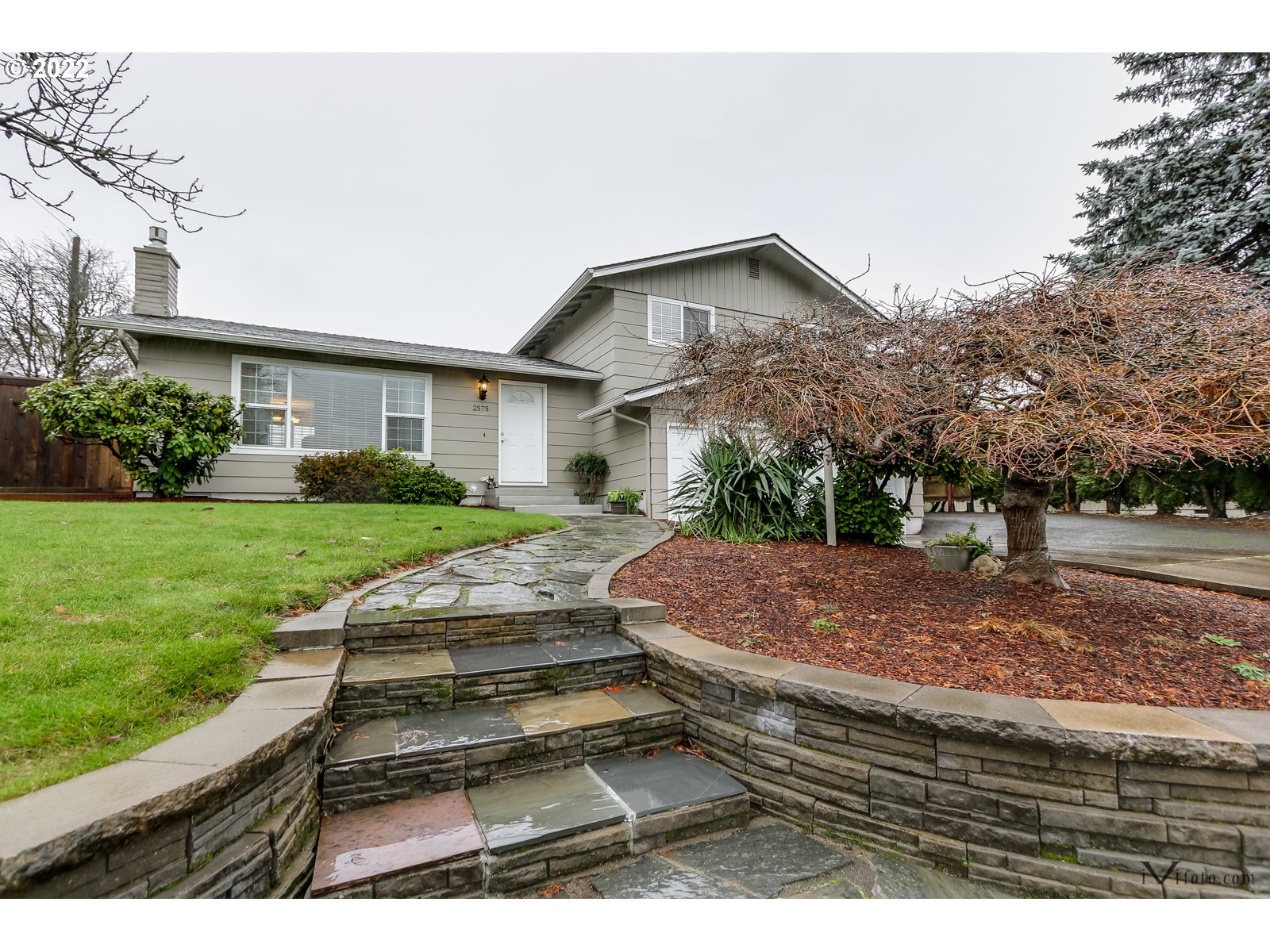 2575 Dumas Drive Springfield, OR 97477 - Photo 3 of 28 Gallery Image 3