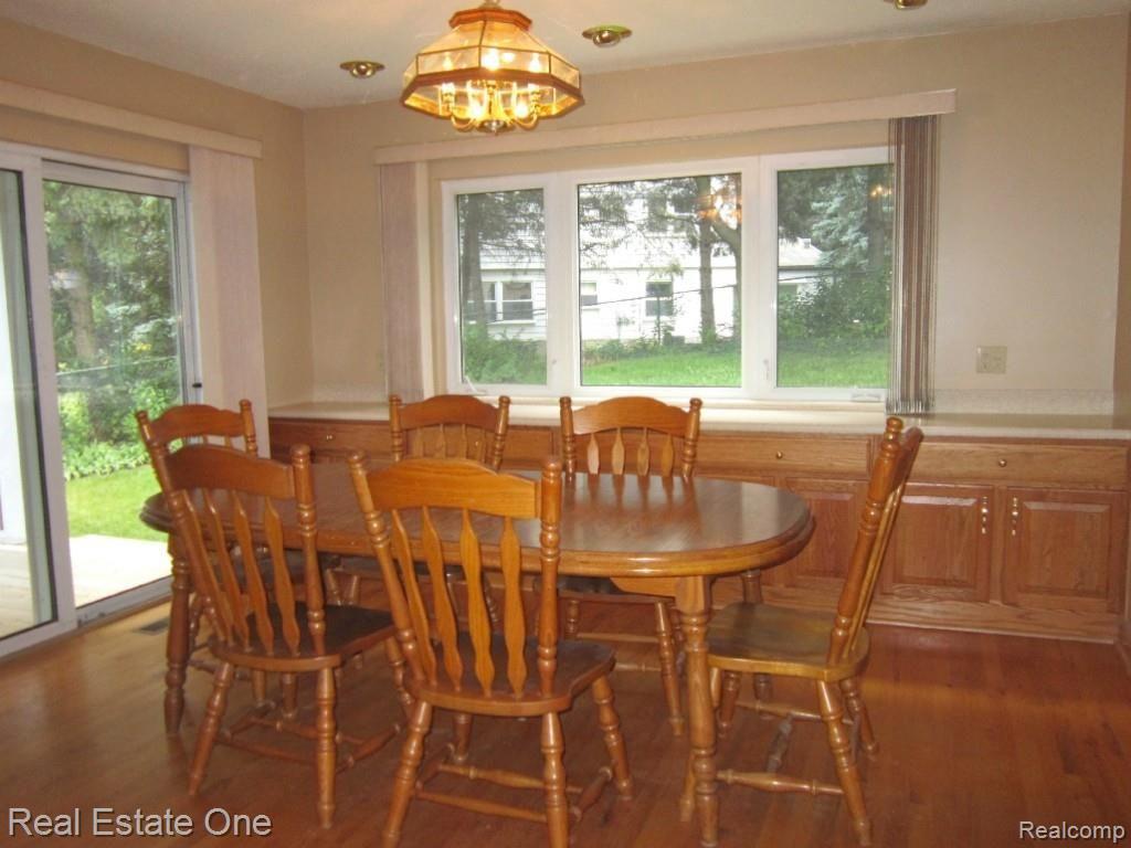 24461 Kings Pointe Novi, MI 48375 - Photo 7 of 19 dining room.jpg