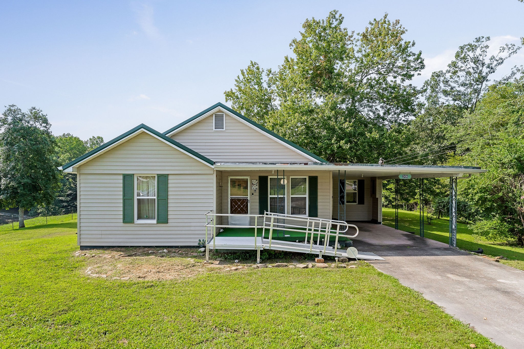 306 Blue Road Quebeck, TN 38579 - Photo 2 of 31 Gallery Image 2