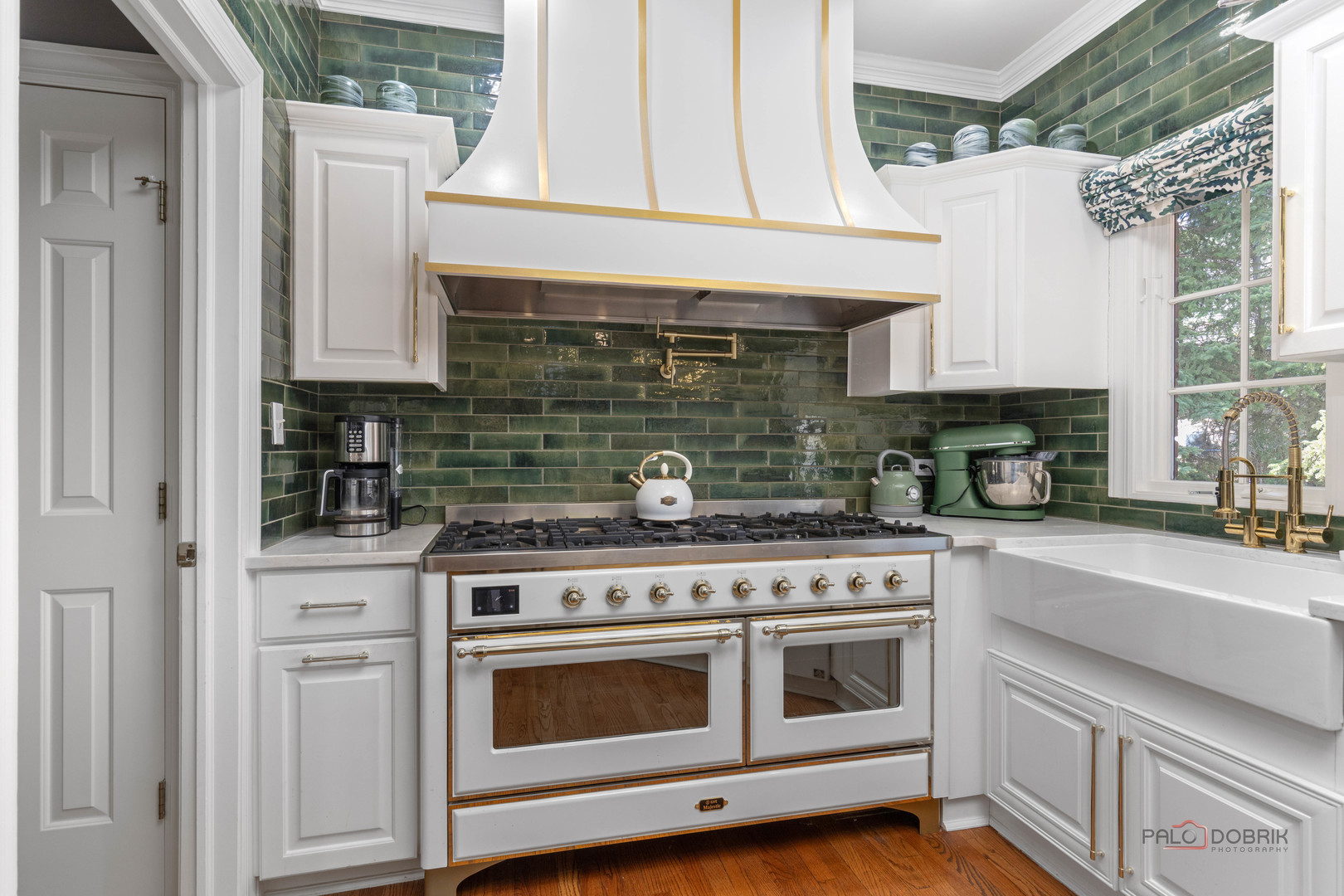 406 Kenmare Drive Burr Ridge, IL 60527 - Photo 5 of 27 a kitchen with stainless steel appliances granite countertop a stove and a refrigerator