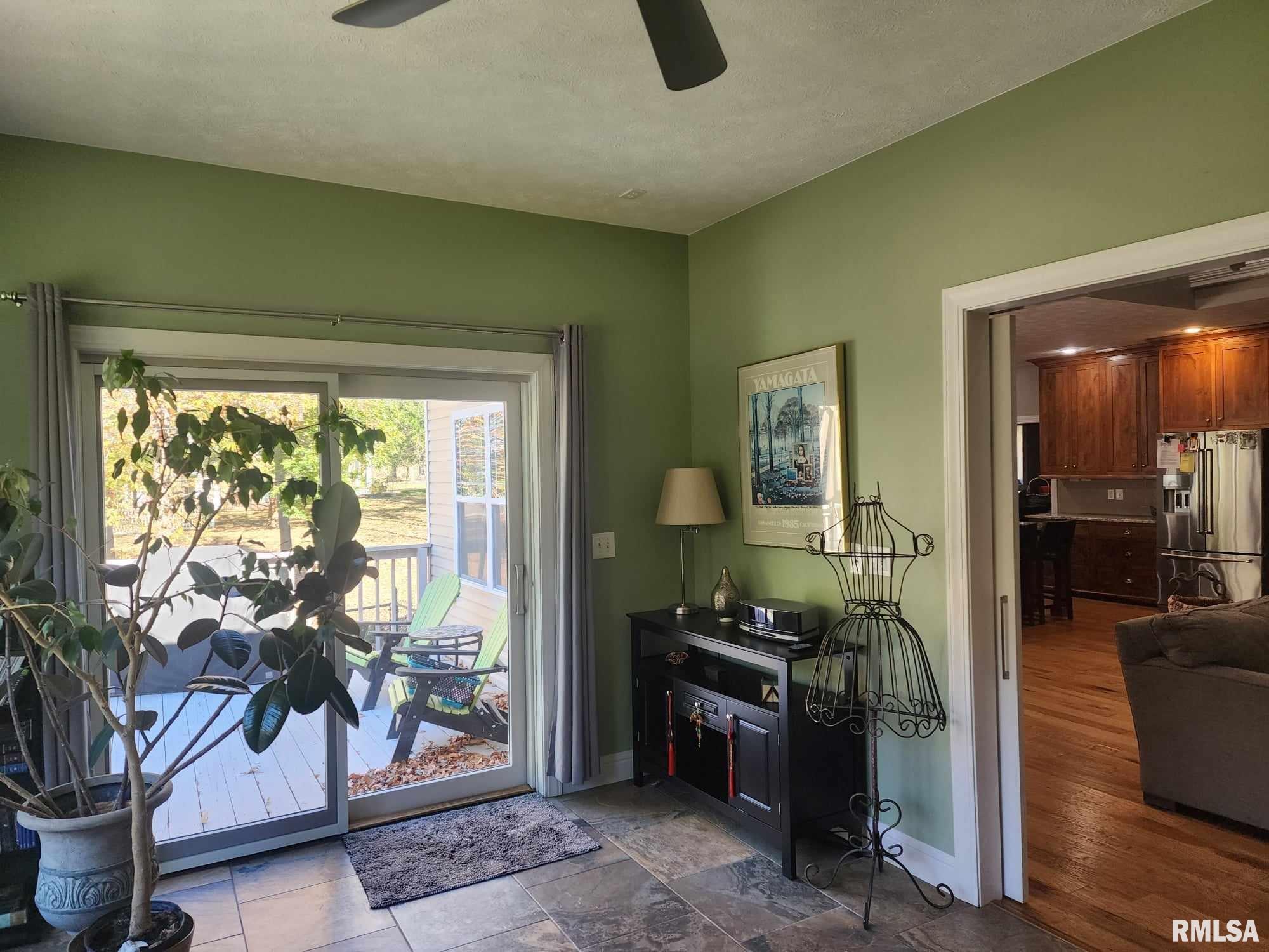 305 Prairie Road Carterville, IL 62918 - Photo 20 of 41 Gallery Image 20
