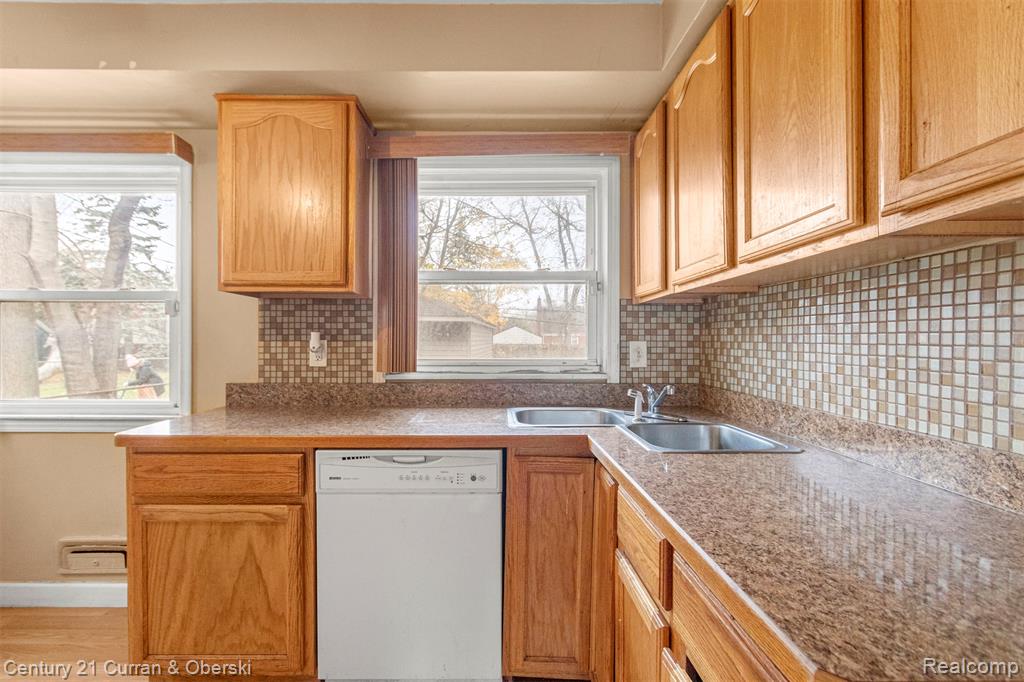 291 Arlington Street Inkster, MI 48141 - Photo 10 of 20