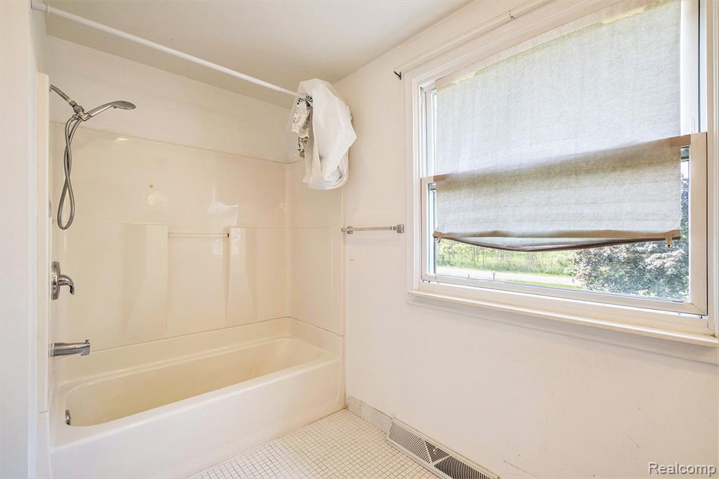 4371 East Cook Road Grand Blanc, MI 48439 - Photo 17 of 25