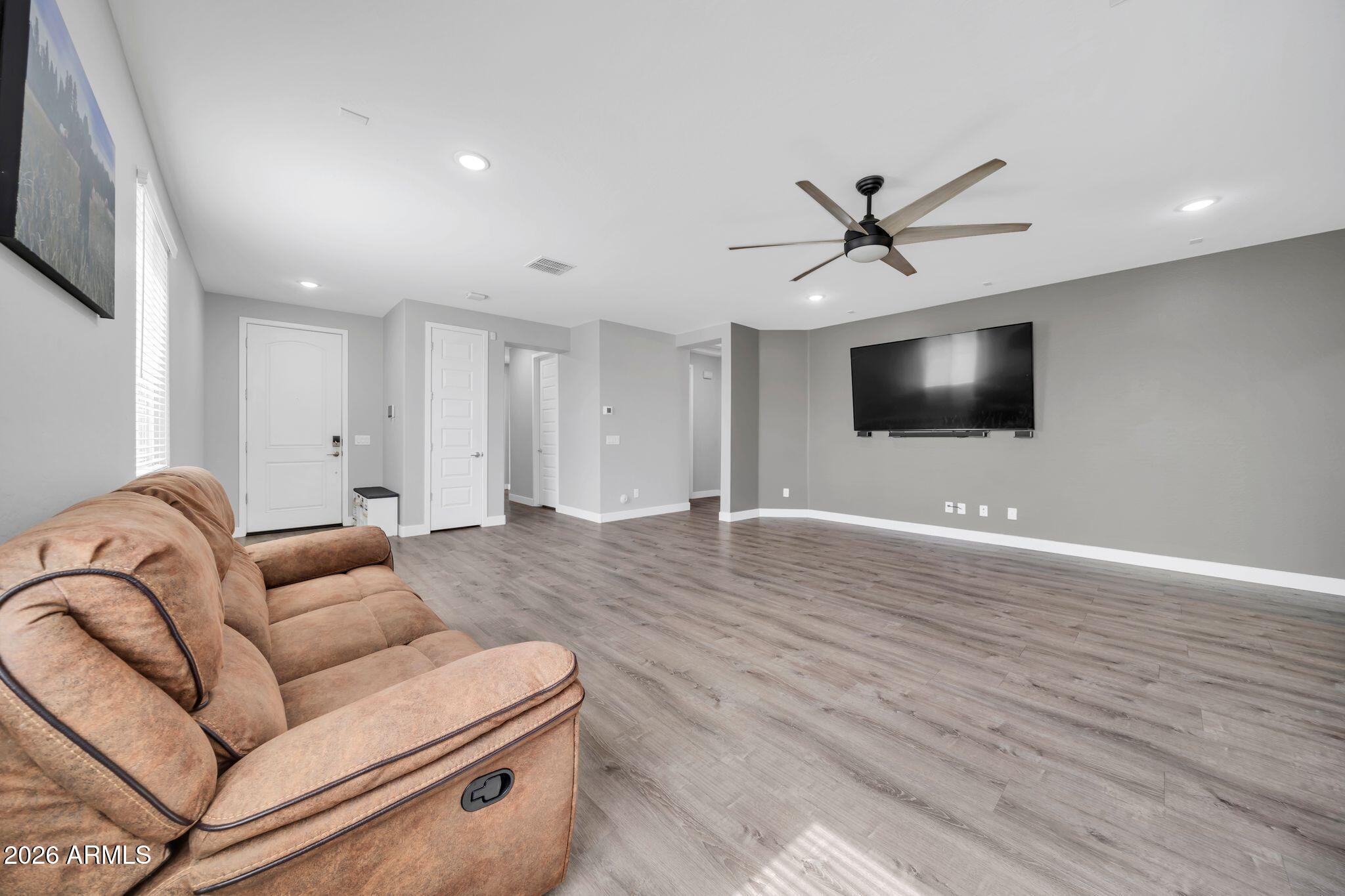 16516 West Alameda Road Surprise, AZ 85387 - Photo 14 of 38 16516 W Alameda-8