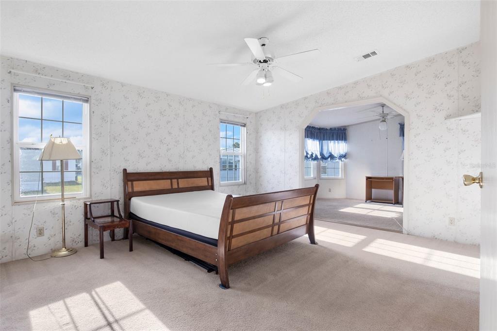 34914 Fun Way Zephyrhills, FL 33541 - Photo 14 of 25 Gallery Image 14