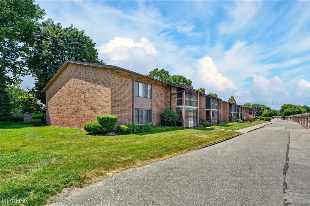 22936 Mastick Road, Unit 101 Cleveland, OH 44126 - Photo 26 of 27