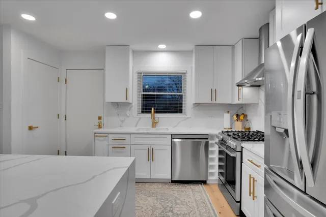 $639,900 | 9317 Olcott Avenue, Morton Grove, IL 60053