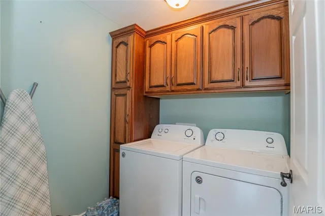 $390,000 | 425 Edwards Drive, Holts Summit, MO 65043