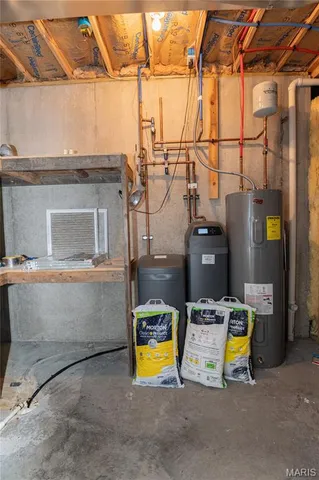 $390,000 | 425 Edwards Drive, Holts Summit, MO 65043