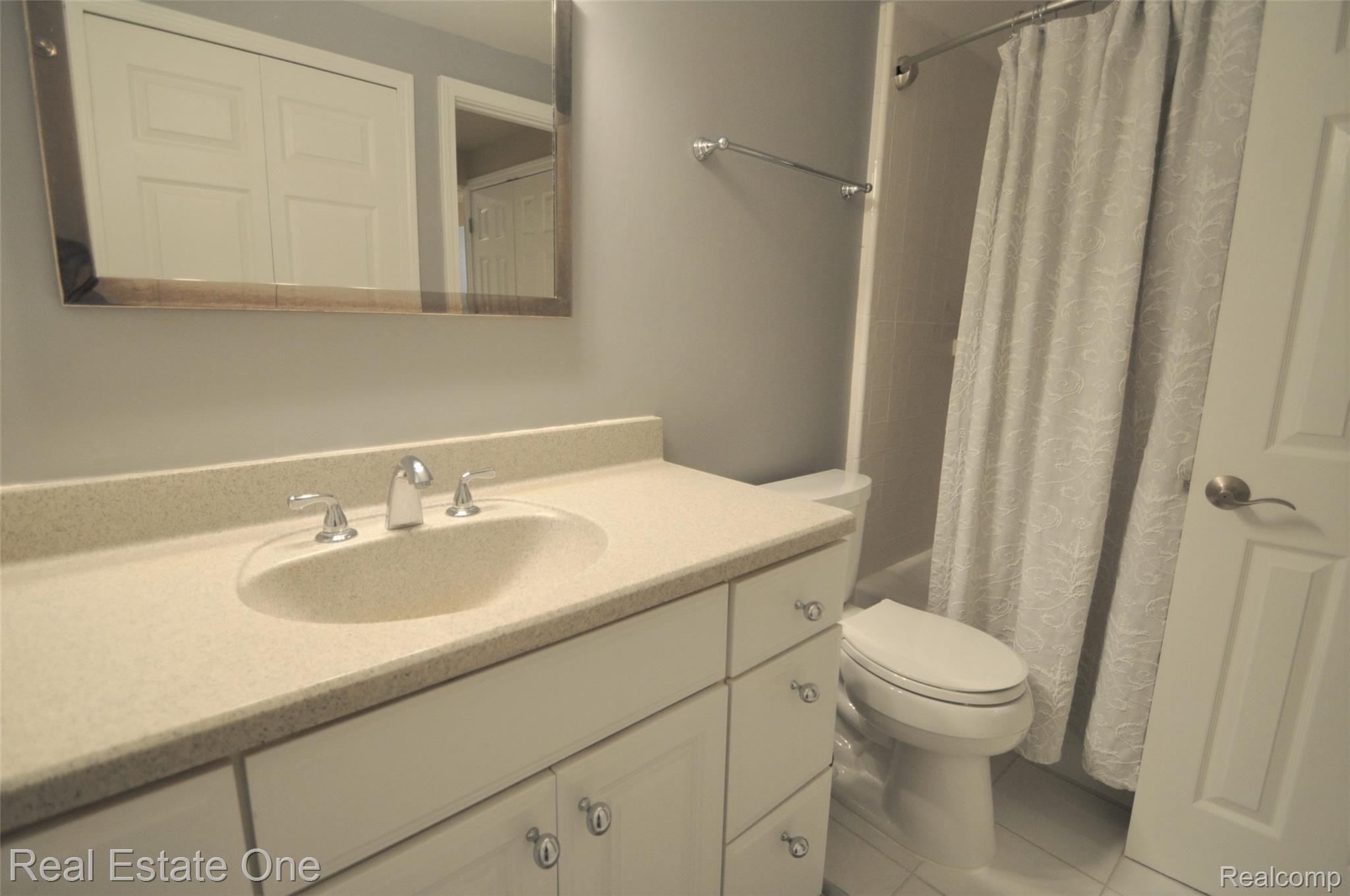 376 Willow Grove Lane, Unit 33 Rochester, MI 48307 - Photo 23 of 44 23.JPG