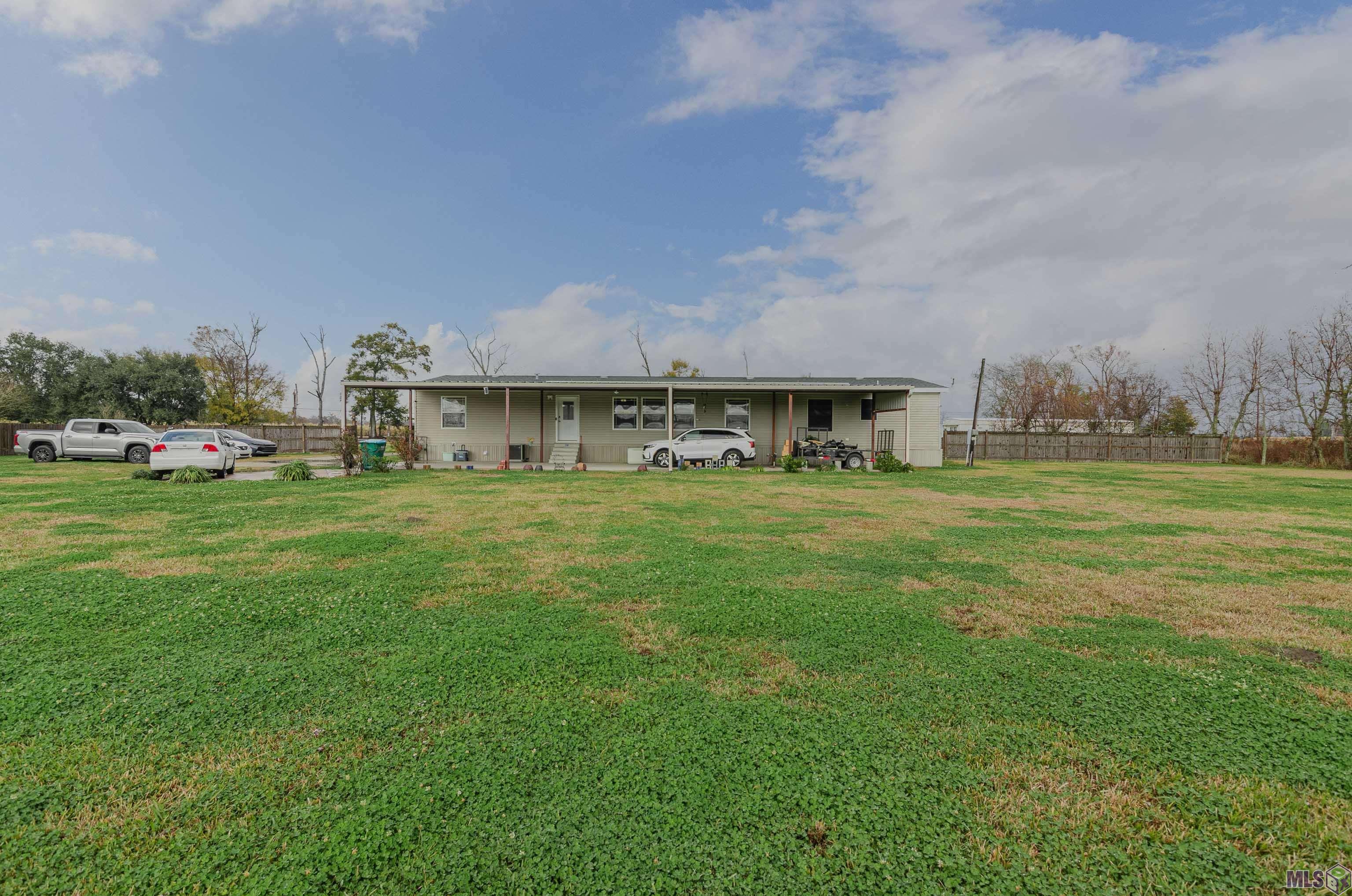 9450 Bueche Road Erwinville, LA 70729 - Photo 21 of 27 Lots of Parking