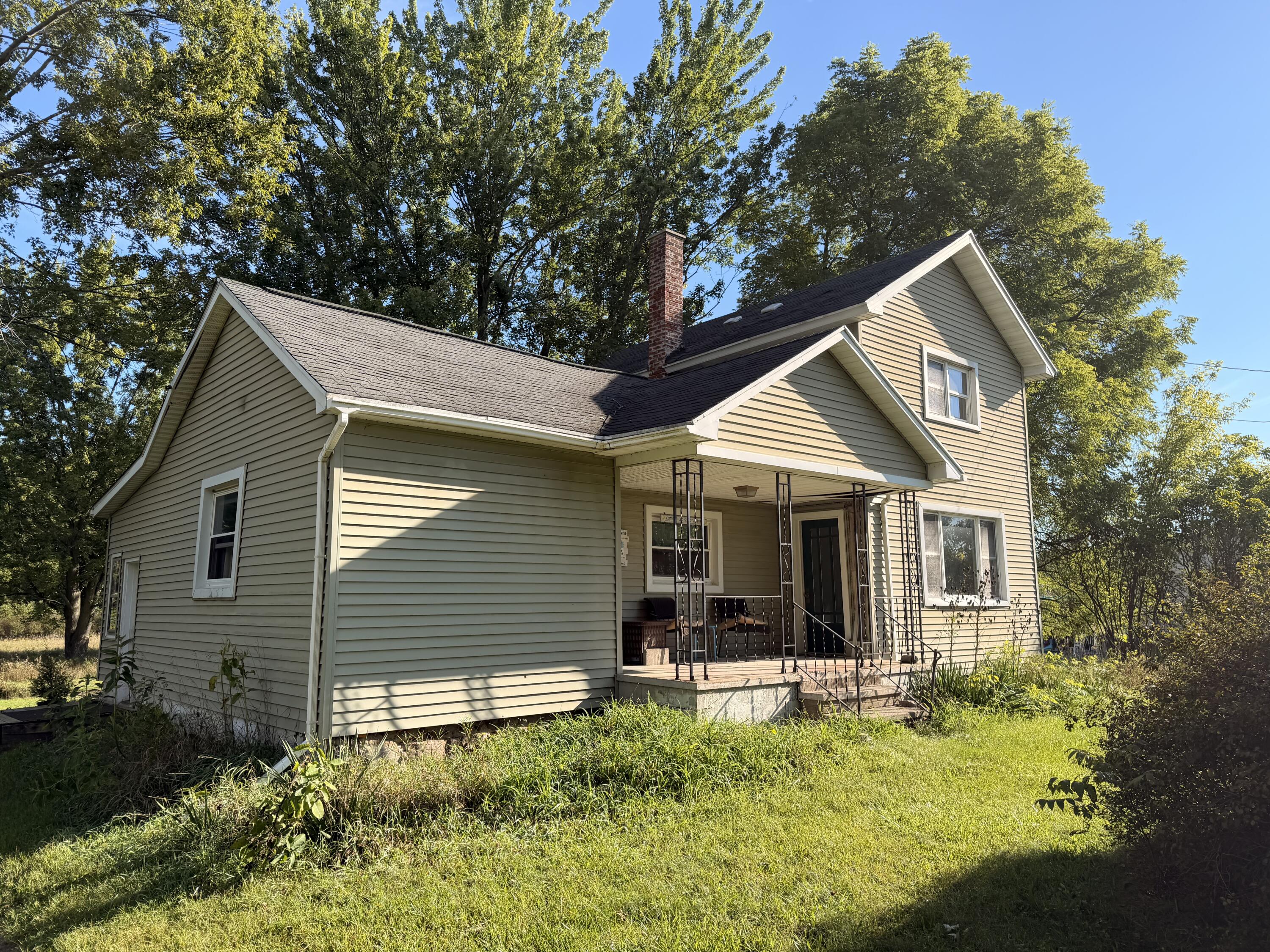 908 Napoleon Road Michigan Center, MI 49254 - Photo 1 of 18 IMG_2115