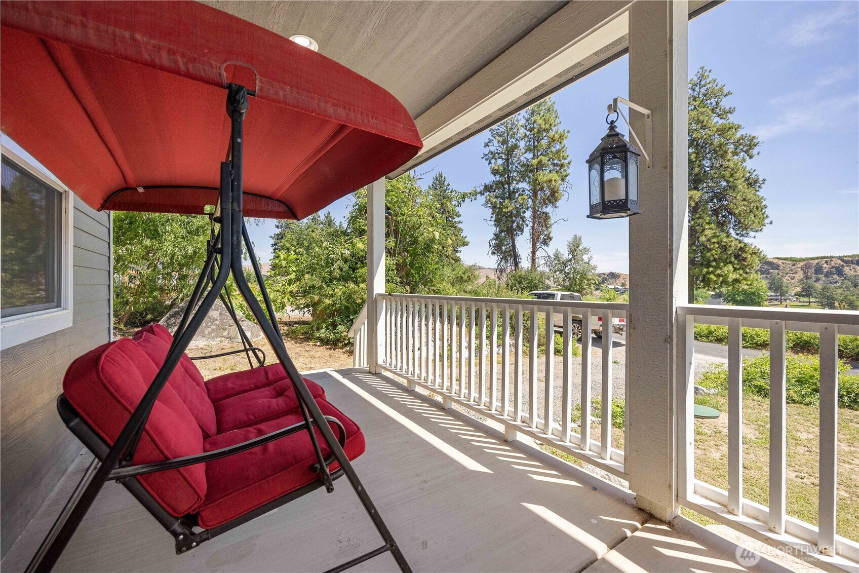 48 Golf Course Drive Pateros, WA 98846 - Photo 29 of 37 a view of a two chairs in the balcony