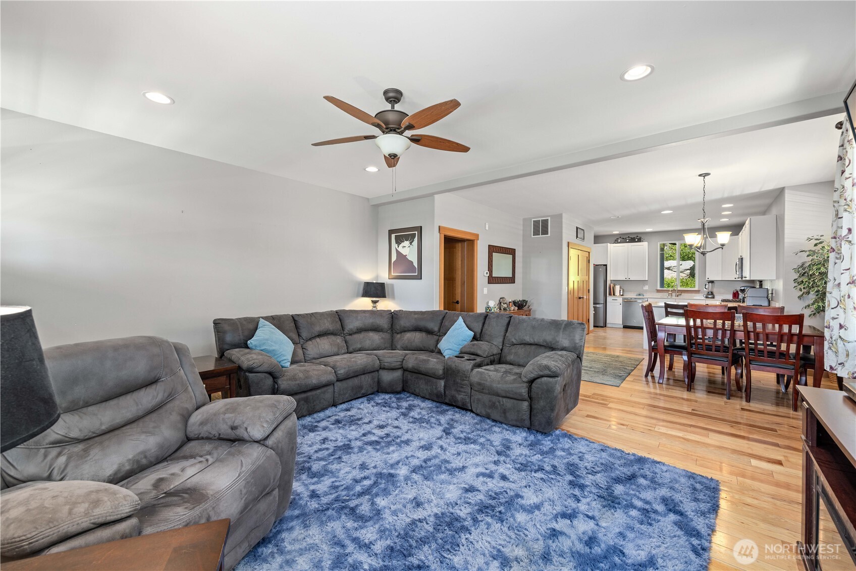 48 Golf Course Drive Pateros, WA 98846 - Photo 6 of 37 a living room with furniture wooden floor and a rug
