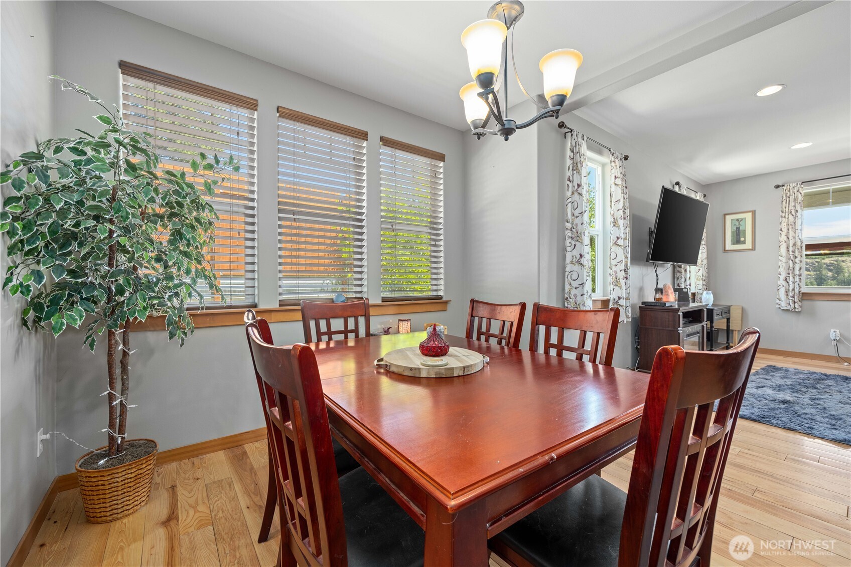 48 Golf Course Drive Pateros, WA 98846 - Photo 9 of 37 a view of a dining room with furniture and window