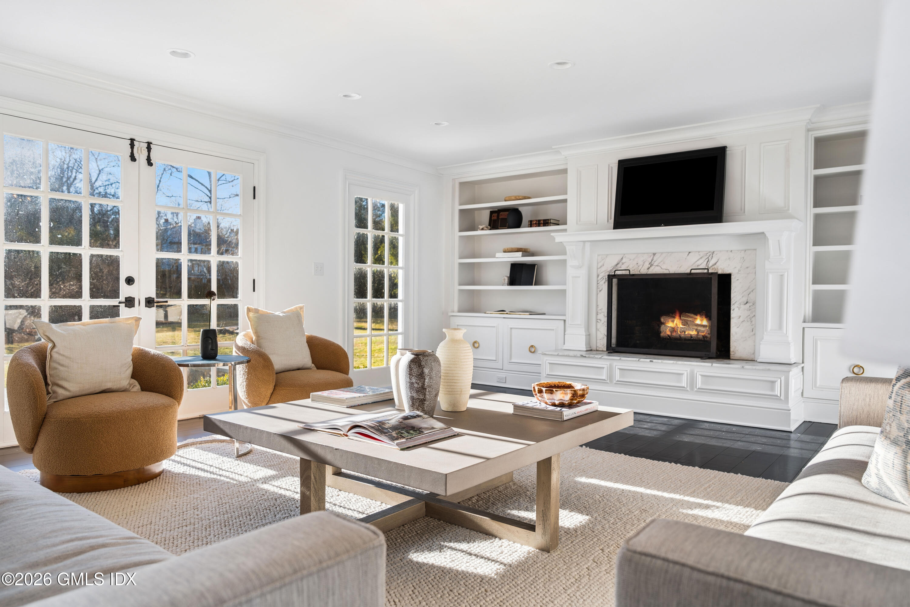 3 Konittekock Road Greenwich, CT 06831 - Photo 11 of 22 FAMILY ROOM