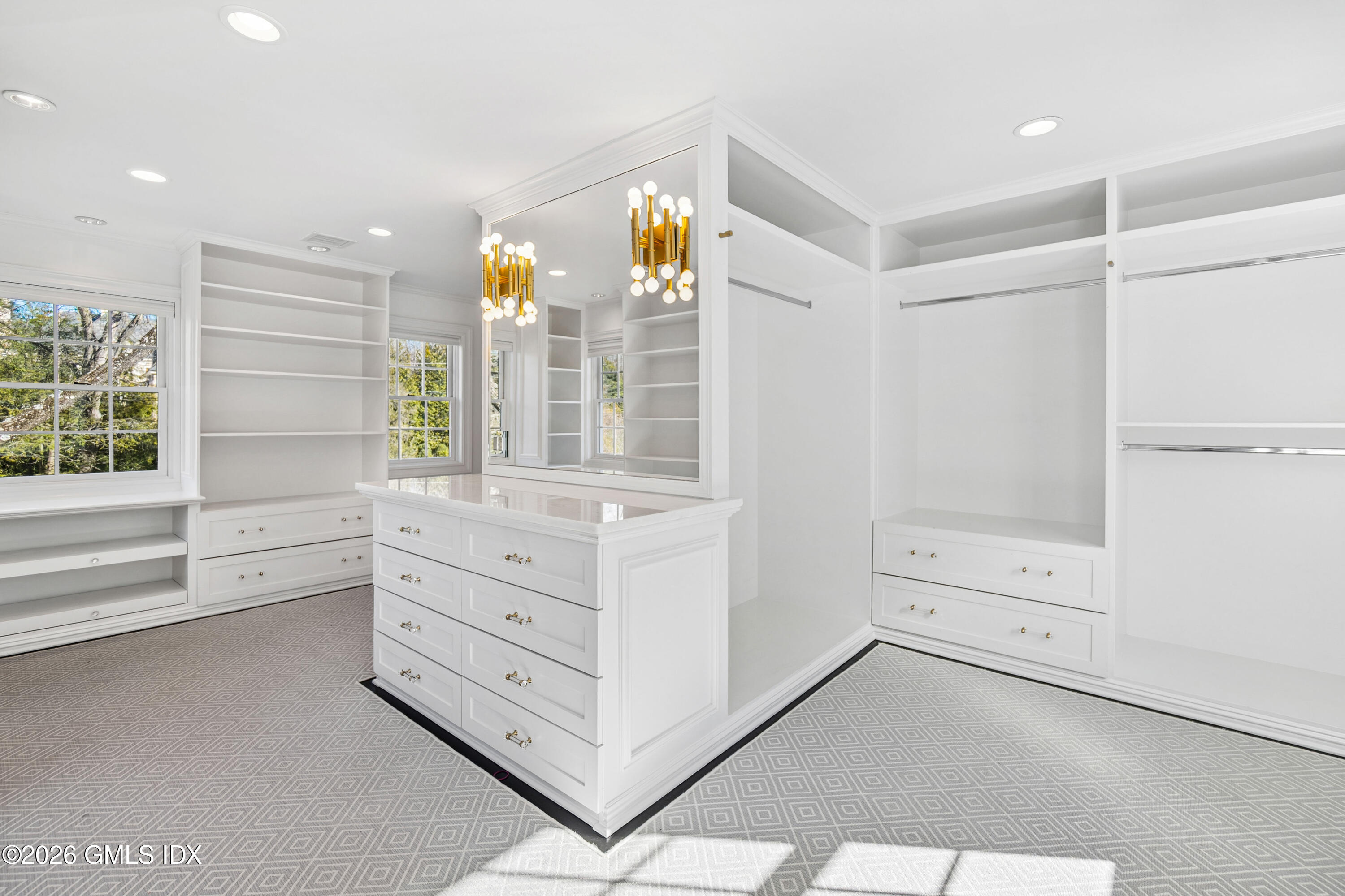 3 Konittekock Road Greenwich, CT 06831 - Photo 16 of 22 WALK IN CLOSET