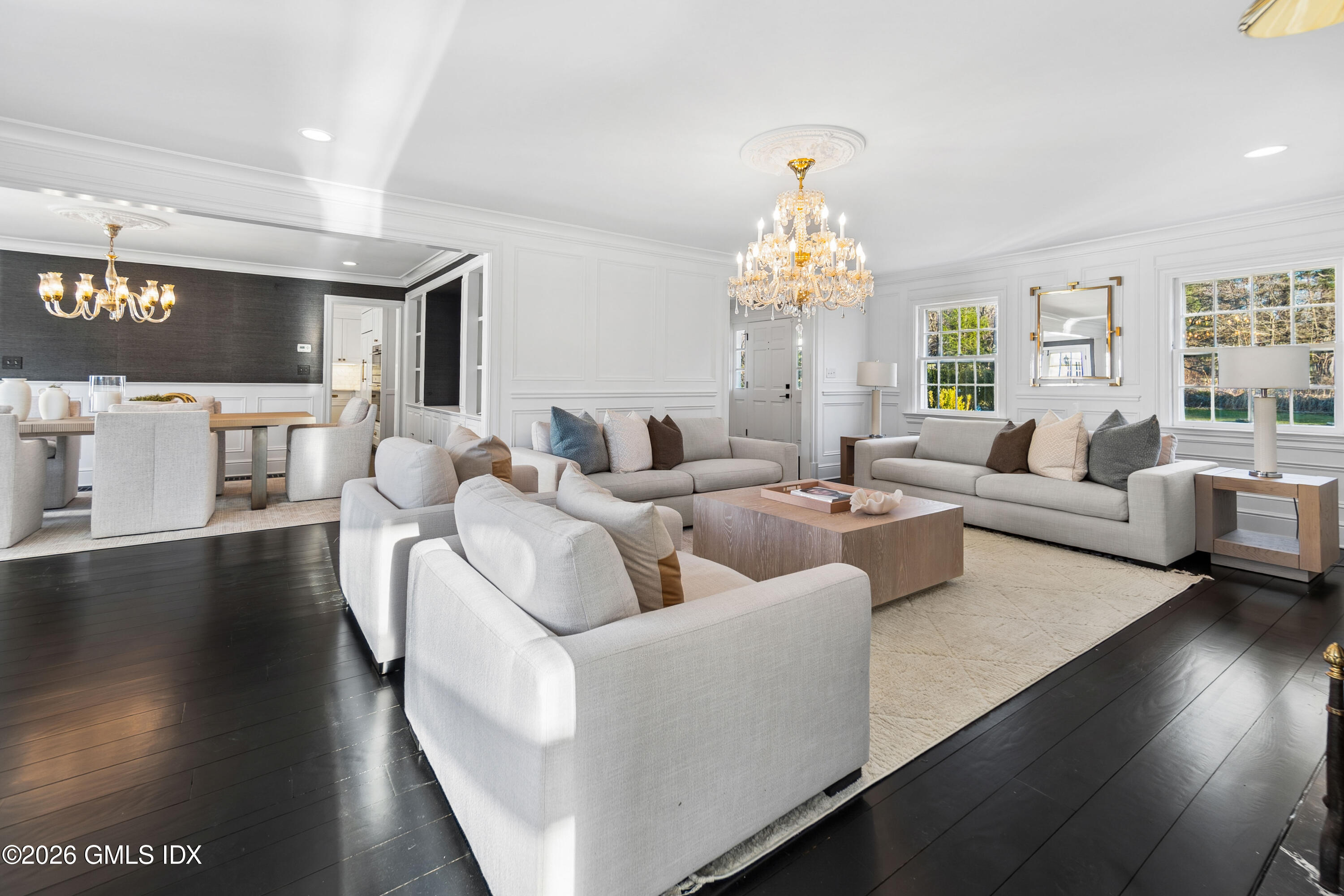 3 Konittekock Road Greenwich, CT 06831 - Photo 4 of 22 Living room