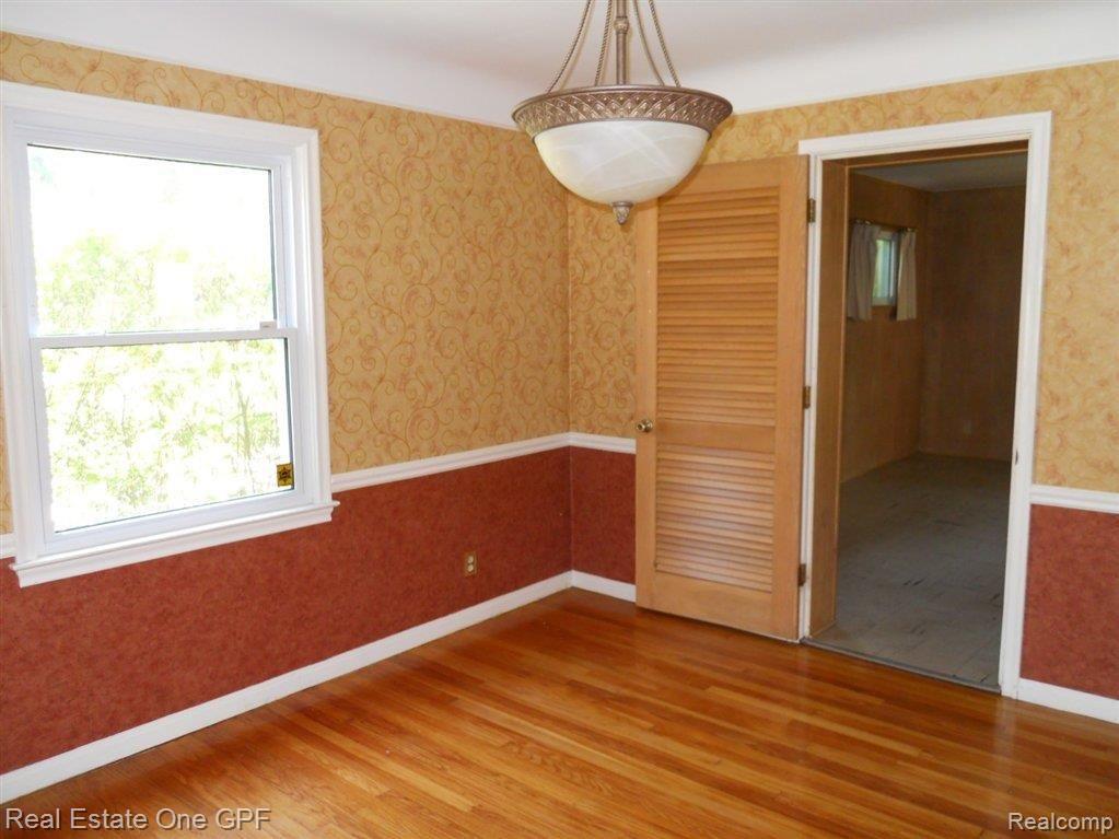 163 Ridgemont Road Grosse Pointe, MI 48236 - Photo 9 of 25 DSCN1511.JPG