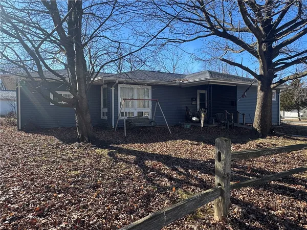 $69,900 | 520 West Grant Street, Paris, IL 61944