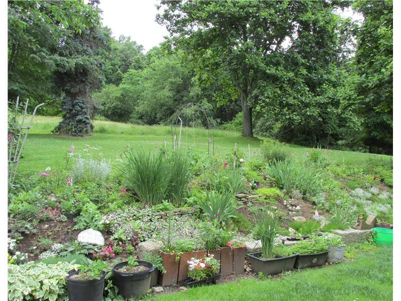 270 Dodds Road Butler, PA 16002 - Photo 8 of 25 Yard/Garden.
