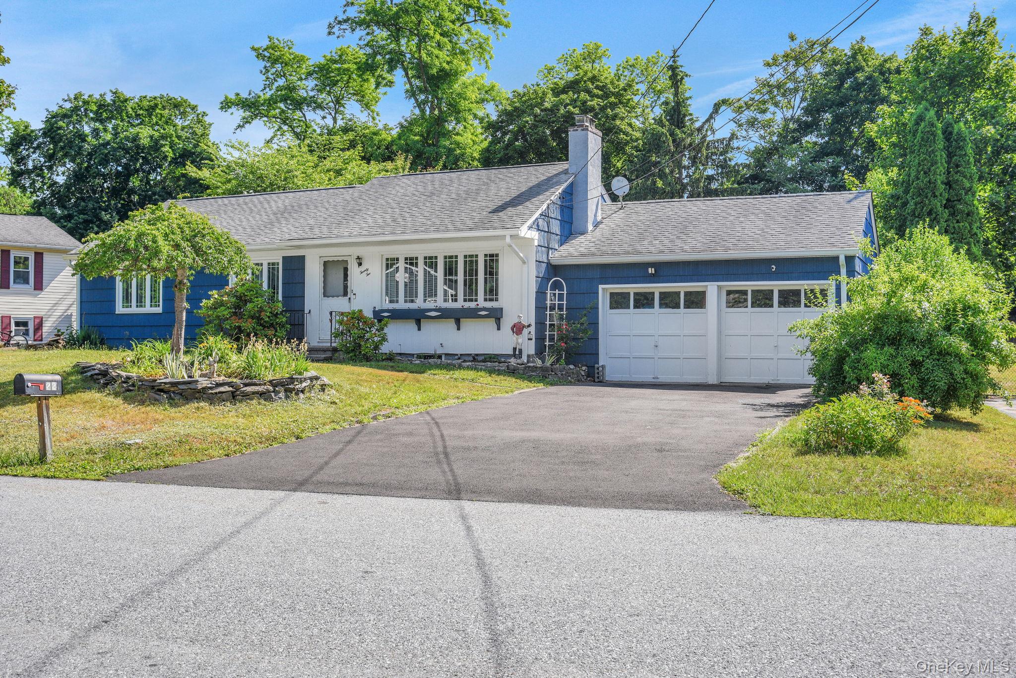 22 Greenvale Farms Road Poughkeepsie, NY 12603 - Photo 2 of 37