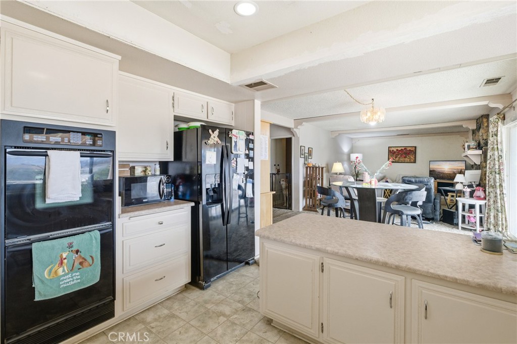 19629 Oneida Road Apple Valley, CA 92307 - Photo 13 of 37