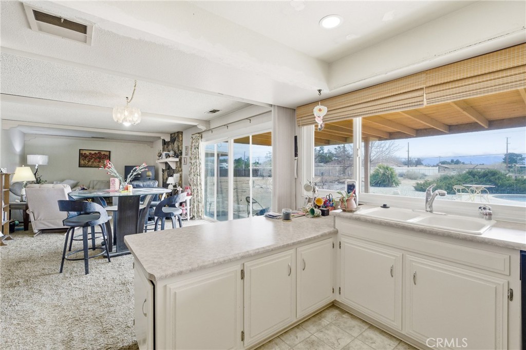 19629 Oneida Road Apple Valley, CA 92307 - Photo 14 of 37