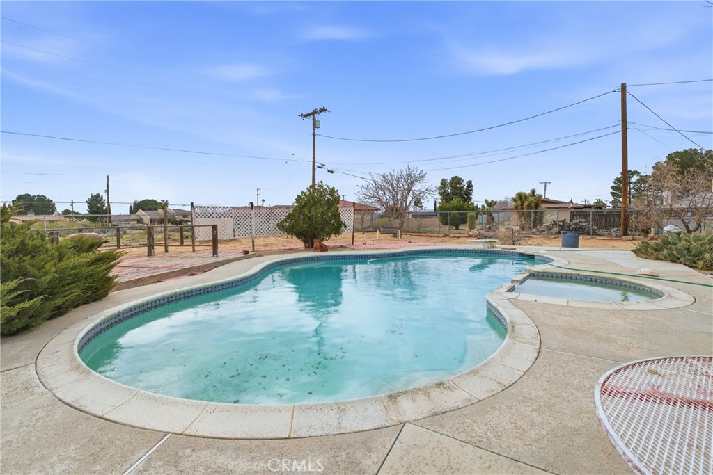 19629 Oneida Road Apple Valley, CA 92307 - Photo 24 of 37