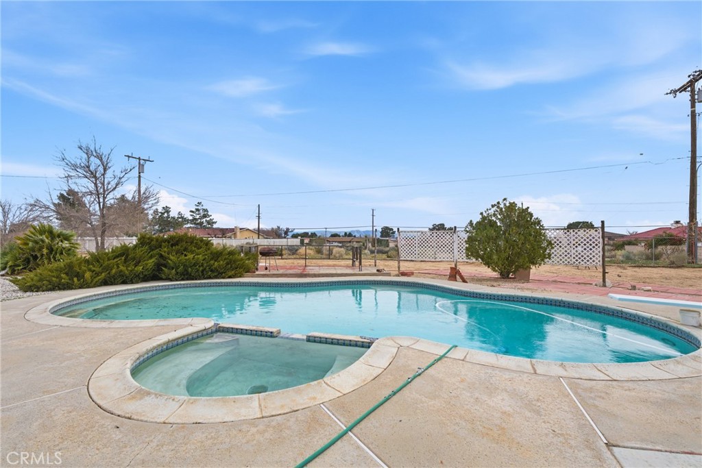 19629 Oneida Road Apple Valley, CA 92307 - Photo 26 of 37