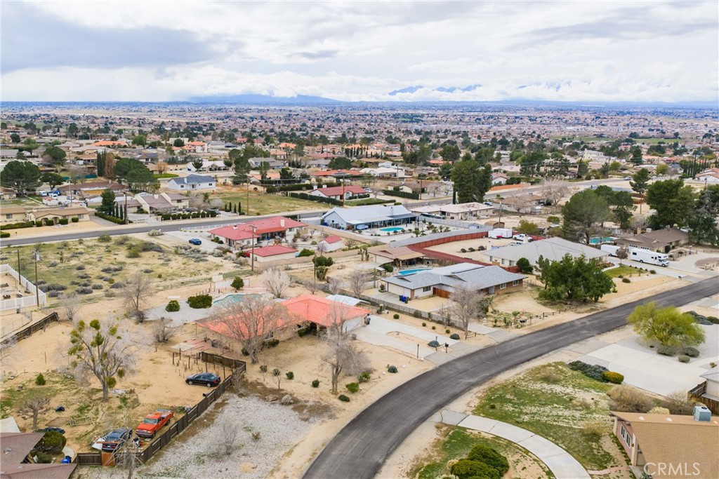 19629 Oneida Road Apple Valley, CA 92307 - Photo 34 of 37