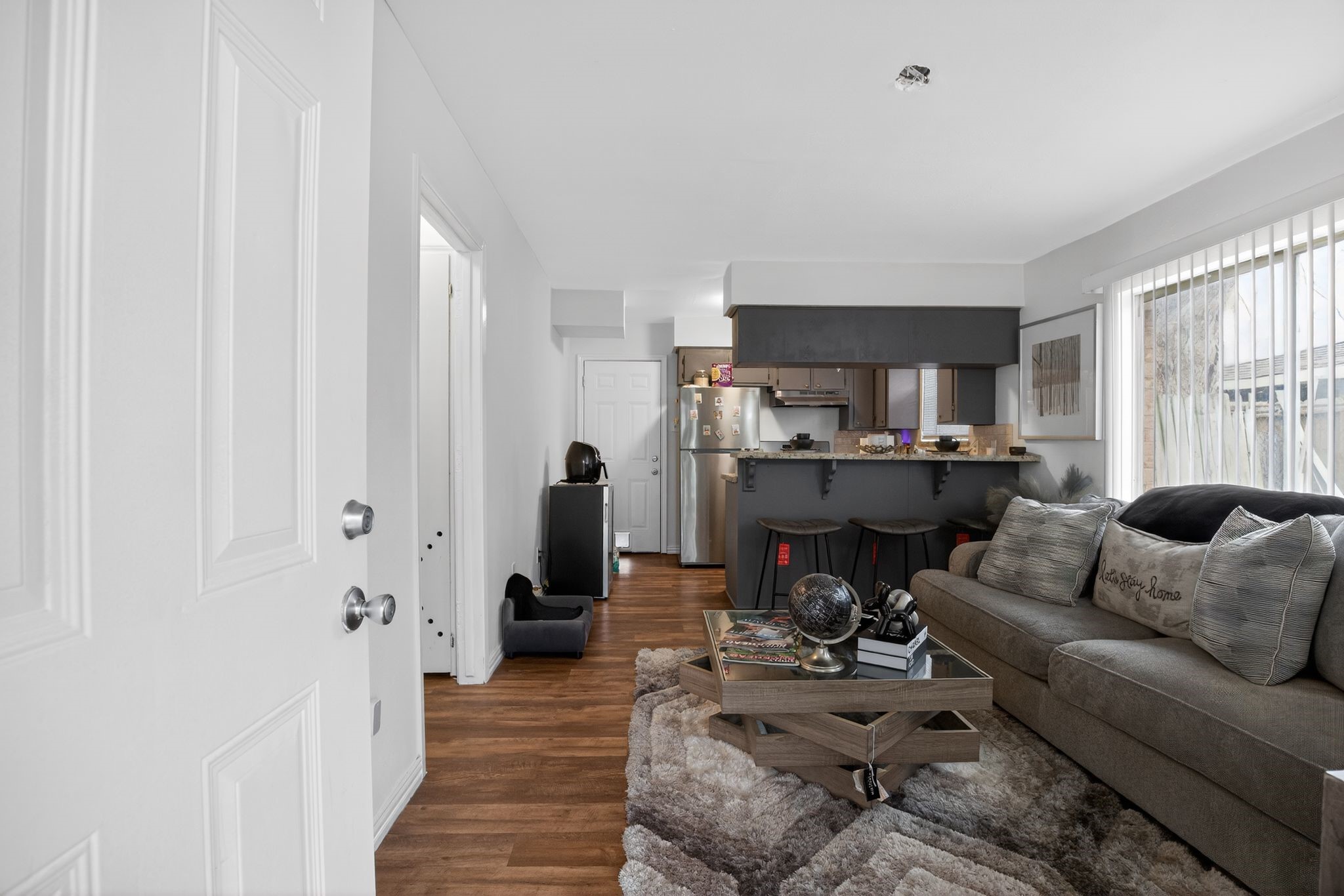 910 McLeary Street Houston, TX 77020 - Photo 5 of 23 a living room with furniture and a fireplace
