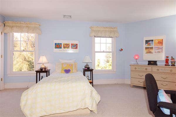 11 Hastings Road Weston, MA 02493 - Photo 14 of 27 Gallery Image 14