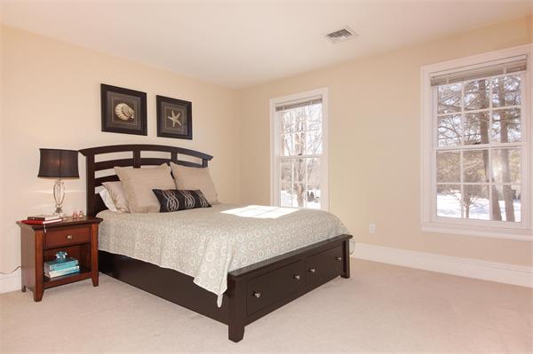 11 Hastings Road Weston, MA 02493 - Photo 15 of 27 Gallery Image 15