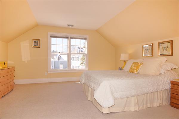 11 Hastings Road Weston, MA 02493 - Photo 16 of 27 Gallery Image 16