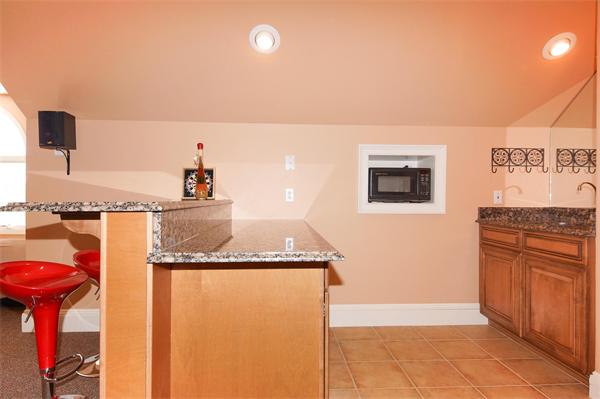 11 Hastings Road Weston, MA 02493 - Photo 19 of 27 Gallery Image 19