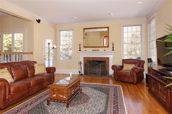 11 Hastings Road Weston, MA 02493 - Photo 5 of 27 Gallery Image 5
