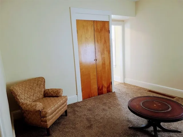 $725 | 901 5th Street, Unit 3, Beaver, PA 15009