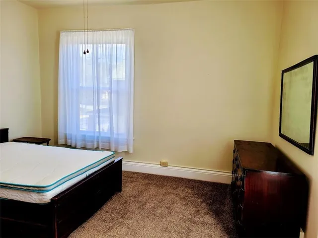 $725 | 901 5th Street, Unit 3, Beaver, PA 15009