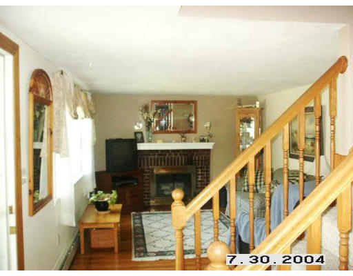 14 Sandra Road Walpole, MA 02032 - Photo 3 of 5 Gallery Image 3