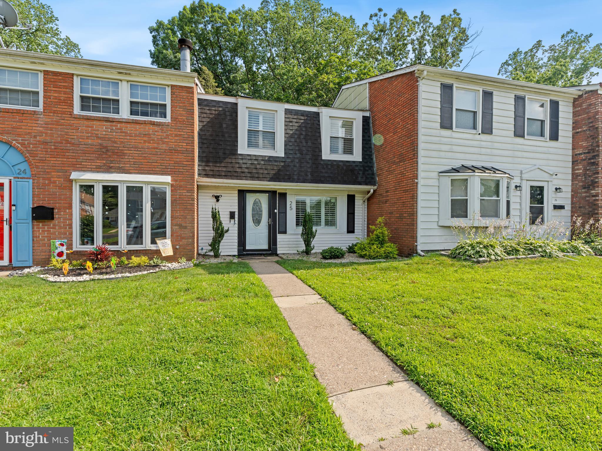 25 Roxborough Place Willingboro, NJ 08046 - Photo 1 of 24 Gallery Image 1