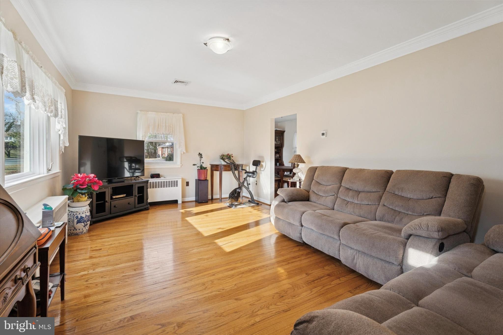507 Park Road Spring City, PA 19475 - Photo 2 of 15 a living room with furniture and a flat screen tv